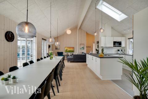 Oppholdsrom med plass til 20 i luksushus nr. 465.