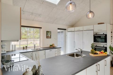 Kjøkkenet i luksushus nr. 465 er godt innrettet.