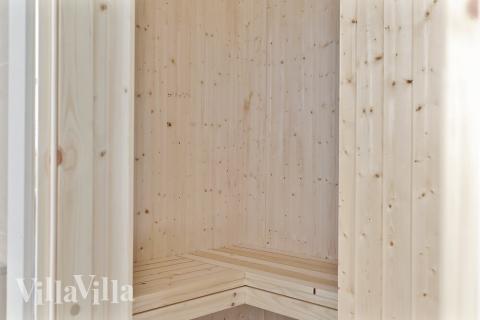 Nyt varmen i badstuen i luksushus nr. 452 til 14 personer