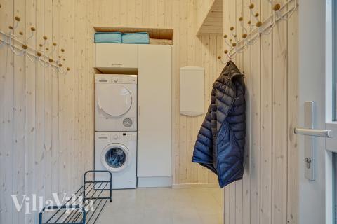 Det romslige inngangspartiet til luksushus nr. 472 i Østjylland