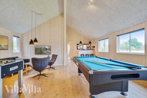 Aktivitetsrom i luksushus nr. 472 med 7 soverom og plass til 18 personer.