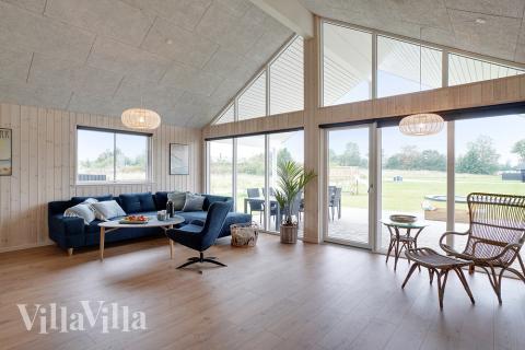 Oppholdsrom med plass til 18 i luksushus nr. 472.