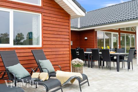 Luksushus nr. 472 har en deilig terrasse med gode hagemøbler til 18 personer.