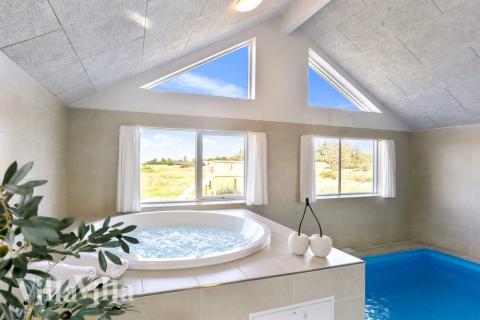 Nyt varmen i boblebadet i luksushus nr. 476 i Nordjylland