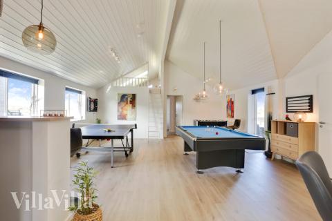 Konkurrer i feriehusets aktivitetsrom når dere besøker luksushus nr. 476 i Nordjylland.