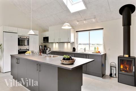 Kjøkkenet i luksushus nr. 445 er godt innrettet.