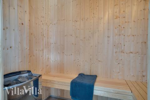 Nyt varmen i badstuen i luksushus nr. 451 til 20 personer