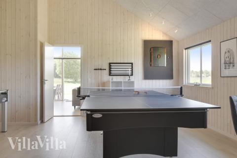 I tillegg til alle aktivitetsmulighetene i husets bassengavdeling, kan du også spille biljard, bordtennis og dart i luksushus nr. 459