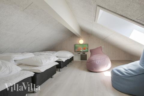 Noen av de 16 soveplassene i luksushus nr. 459 finnes på hems