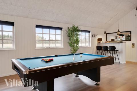 Luksushus nr. 460 til 18 personer tilbyr et stort aktivitetsrom med bl.a. biljard og dart