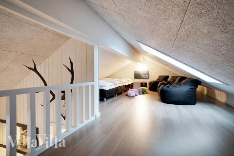 Noen av de 18 soveplassene i luksushus nr. 460 finnes på hems