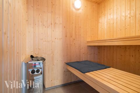 Nyt varmen i badstuen i luksushus nr. 460 til 18 personer