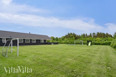 I tillegg til alle aktivitetsmulighetene i husets bassengavdeling, tilbyr også luksushus nr. 460 mengder av utendørsaktiviteter