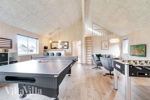 Luksushus nr. 464 til 16 personer tilbyr et stort aktivitetsrom med bl.a. biljard og dart