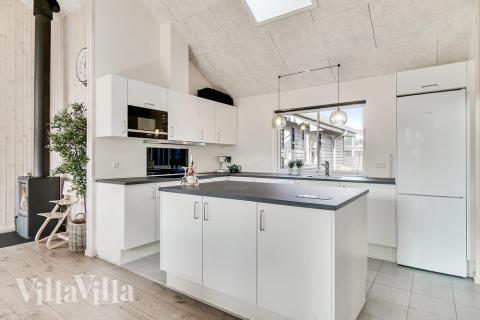 Kjøkkenet i luksushus nr. 464 er fullt utstyrt så dere lett kan lage mat til 16 personer.