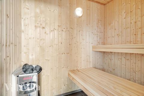 Nyt varmen i badstuen i luksushus nr. 464 til 16 personer