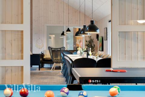 I tillegg til alle aktivitetsmulighetene i husets bassengavdeling, kan du også spille biljard, bordtennis og dart i luksushus nr. 462