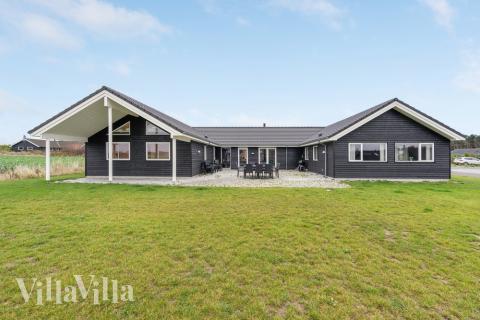 Flott feriehus nr. 468, med god plass til opptil 20 personer