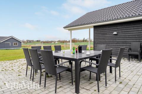 Luksushus nr. 468 har en deilig terrasse med gode hagemøbler til 20 personer.