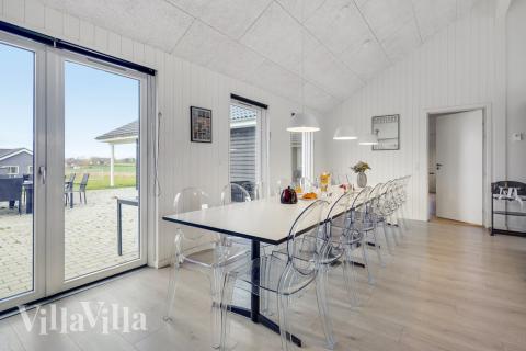 Oppholdsrom med plass til 20 i luksushus nr. 468.