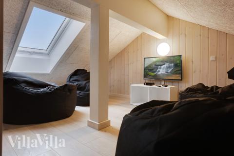 Noen av de 22 soveplassene i luksushus nr. 469 finnes på hems