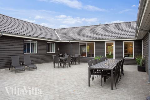 Stor terrasse i luksushus nr. 469 i Lolland/Falster/Møn.