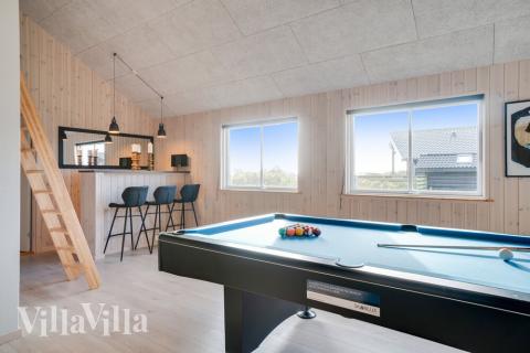 I tillegg til alle aktivitetsmulighetene i husets bassengavdeling, kan du også spille biljard, bordtennis og dart i luksushus nr. 478