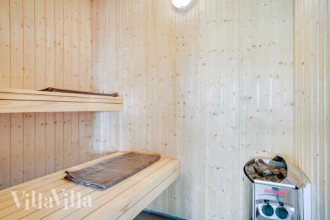 Nyt varmen i badstuen i luksushus nr. 478 til 18 personer