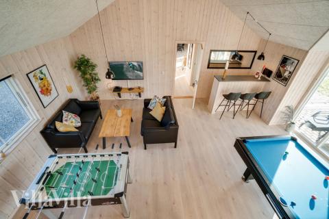 Luksushus nr. 477 til 18 personer tilbyr et stort aktivitetsrom med bl.a. biljard og dart