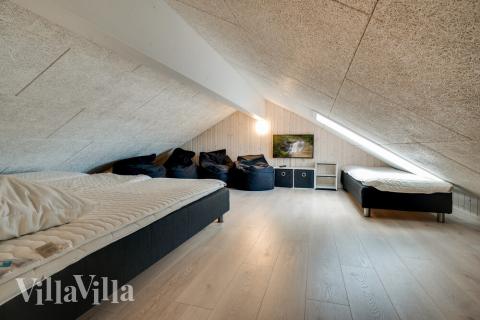 Noen av de 18 soveplassene i luksushus nr. 477 finnes på hems