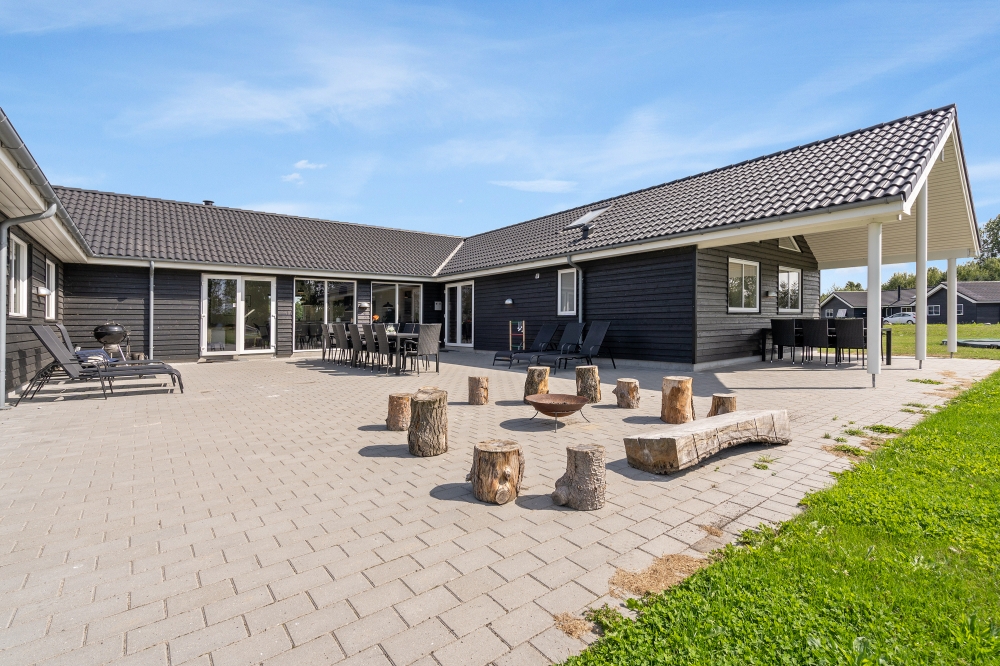 Stor terrasse i luksushus nr. 470 i Lolland/Falster/Møn.