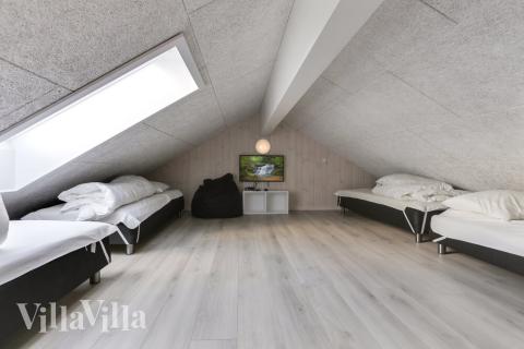 Noen av de 16 soveplassene i luksushus nr. 481 finnes på hems