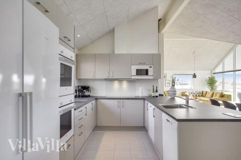 Kjøkkenet i luksushus nr. 489 i Østjylland er godt innrettet.