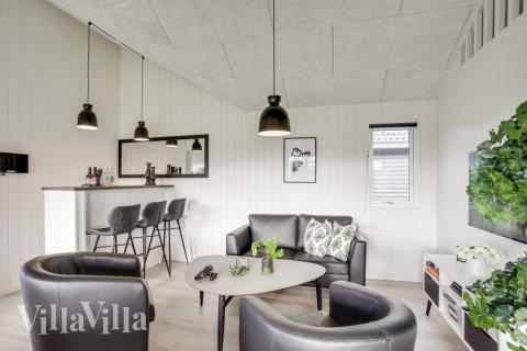 Luksushus nr. 489 til 18 personer tilbyr et stort aktivitetsrom med bl.a. biljard og dart