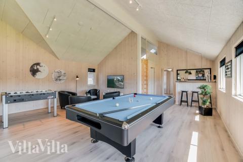 Luksushus nr. 475 til 18 personer tilbyr et stort aktivitetsrom med bl.a. biljard og dart