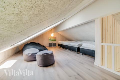 Noen av de 18 soveplassene i luksushus nr. 475 finnes på hems