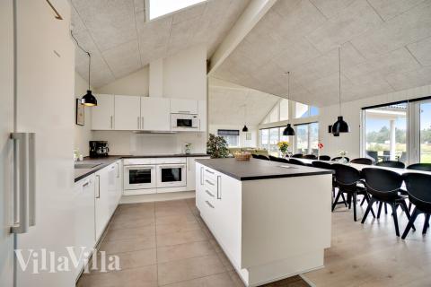 Kjøkkenet i luksushus nr. 484 er godt innrettet.