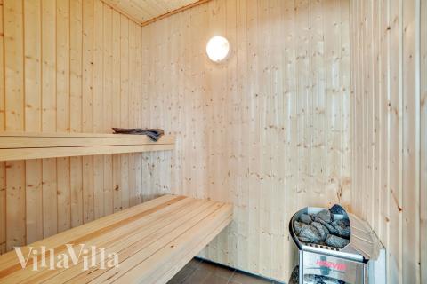 Nyt varmen i badstuen i luksushus nr. 484 til 18 personer