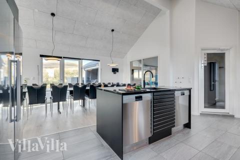 Kjøkkenet i luksushus nr. 486 er godt innrettet.