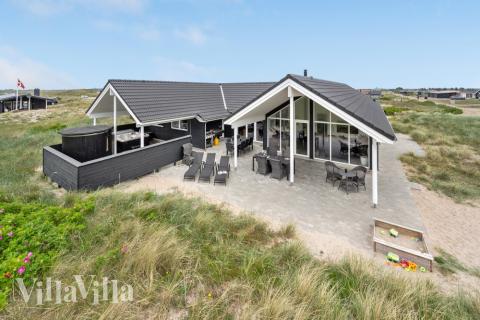 Hus nr. 486 med basseng og plass til 20 personer ligger i Vestjylland.