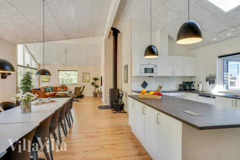 Oppholdsrom med plass til 18 i luksushus nr. 494.