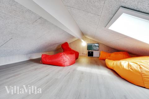 Noen av de 26 soveplassene i luksushus nr. 500 finnes på hems