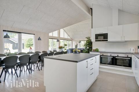 Kjøkkenet i luksushus nr. 492 er godt innrettet.