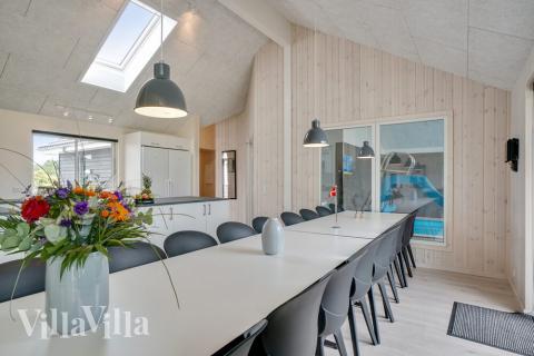 Oppholdsrom med plass til 18 i luksushus nr. 492.