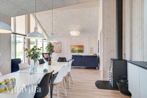 Oppholdsrom med plass til 14 i luksushus nr. 501.