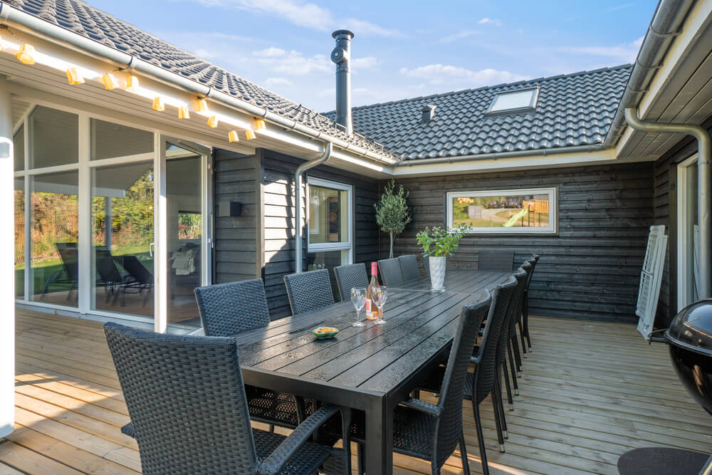 Luksushus nr. 504 har en deilig terrasse med gode hagemøbler til 14 personer.