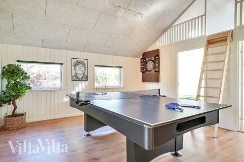 I tillegg til alle aktivitetsmulighetene i husets bassengavdeling, kan du også spille biljard, bordtennis og dart i luksushus nr. 504