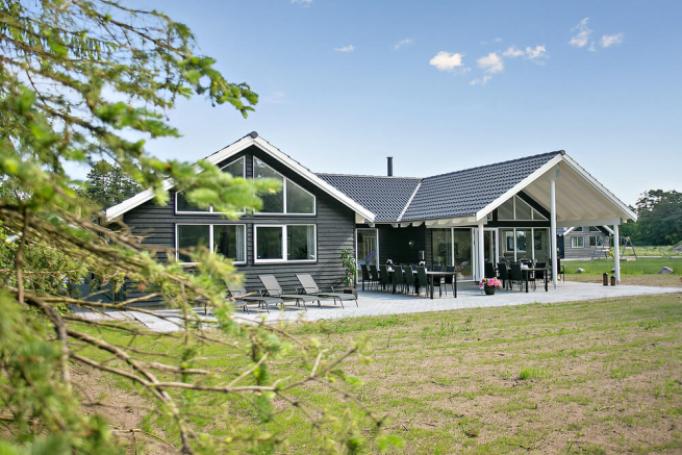 Dette lekre huset med svømmebasseng, nr. 726, med plass til 18 personer, ligger i Tyskland