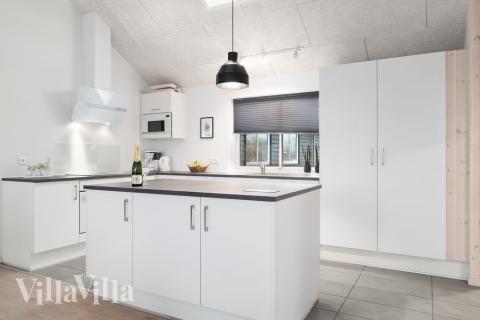 Kjøkkenet i luksushus nr. 726 er godt innrettet.