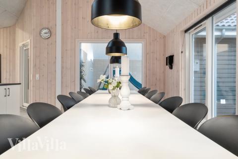 Oppholdsrom med plass til 18 i luksushus nr. 726.